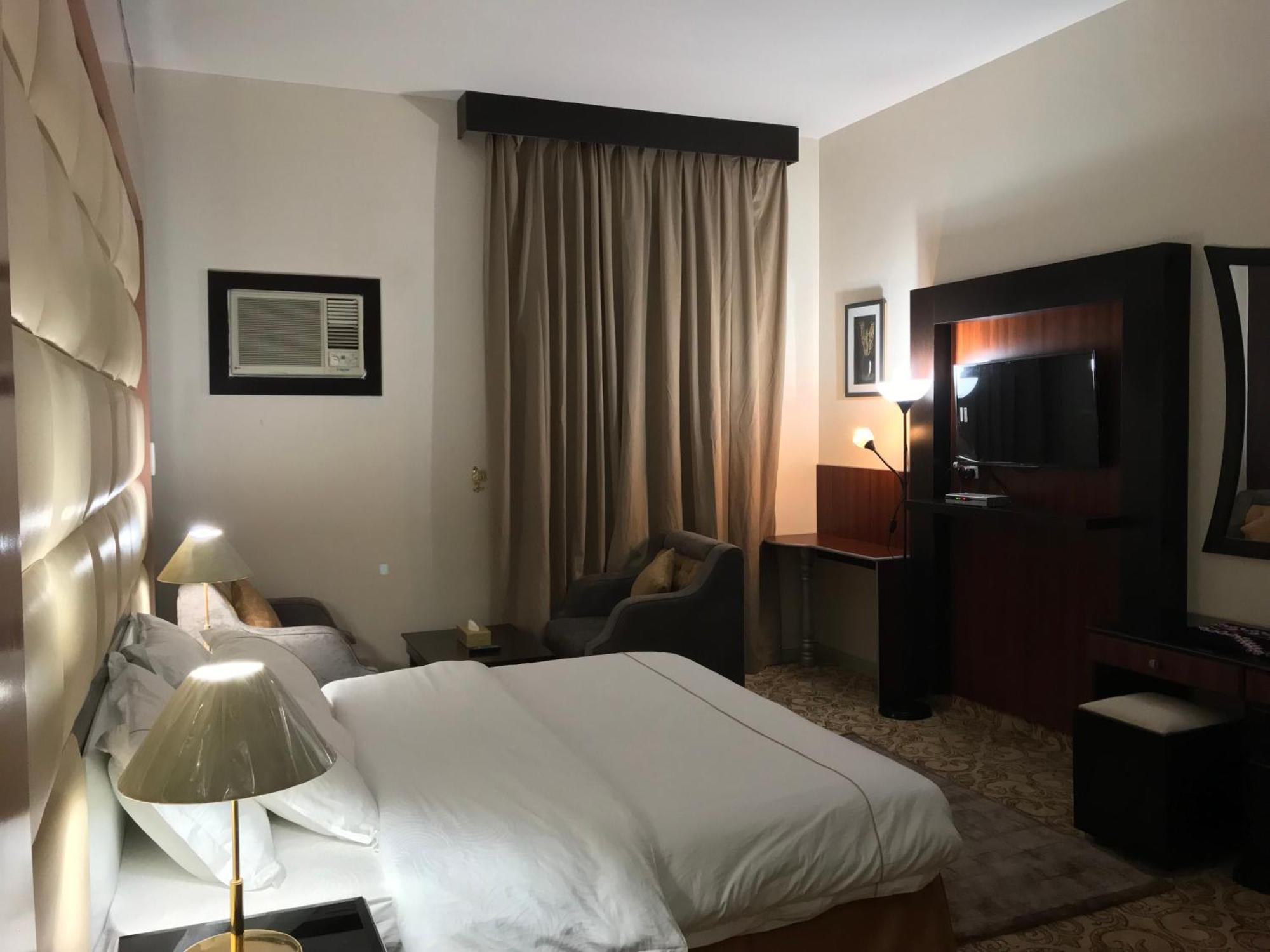 Dama Hotel Duba Cameră foto